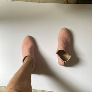pink shoe/boot with zipper back.